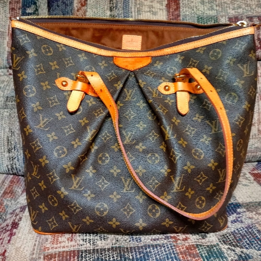 Large Louie Vuitton shoulder Bag